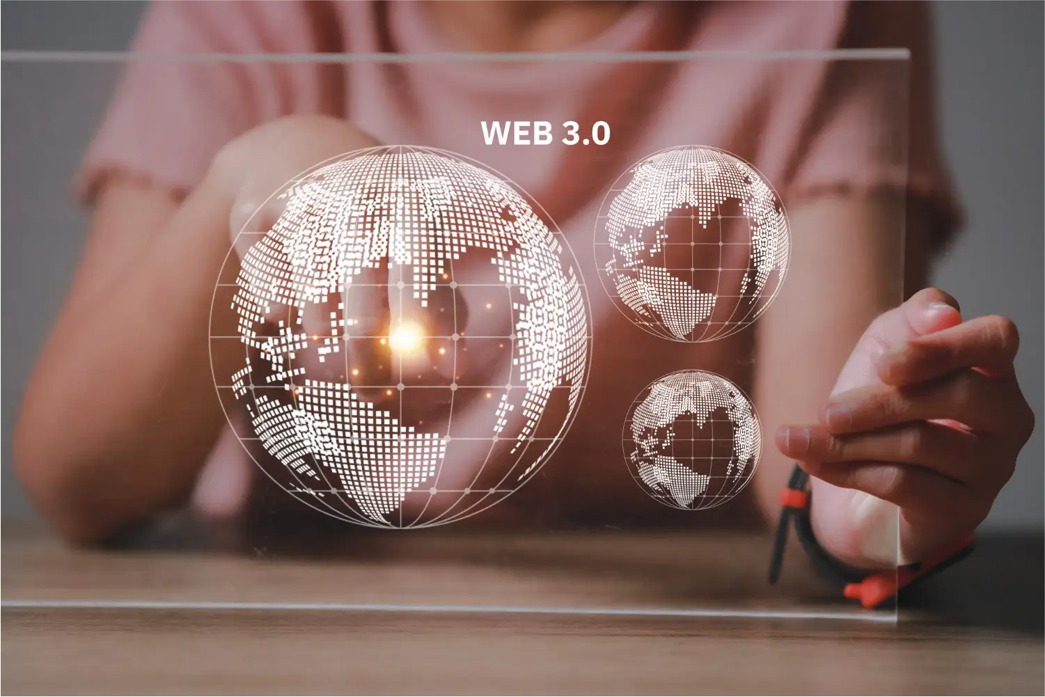 Hands holding digital globes labeled Web 3.0—Portuguese website and app localization.